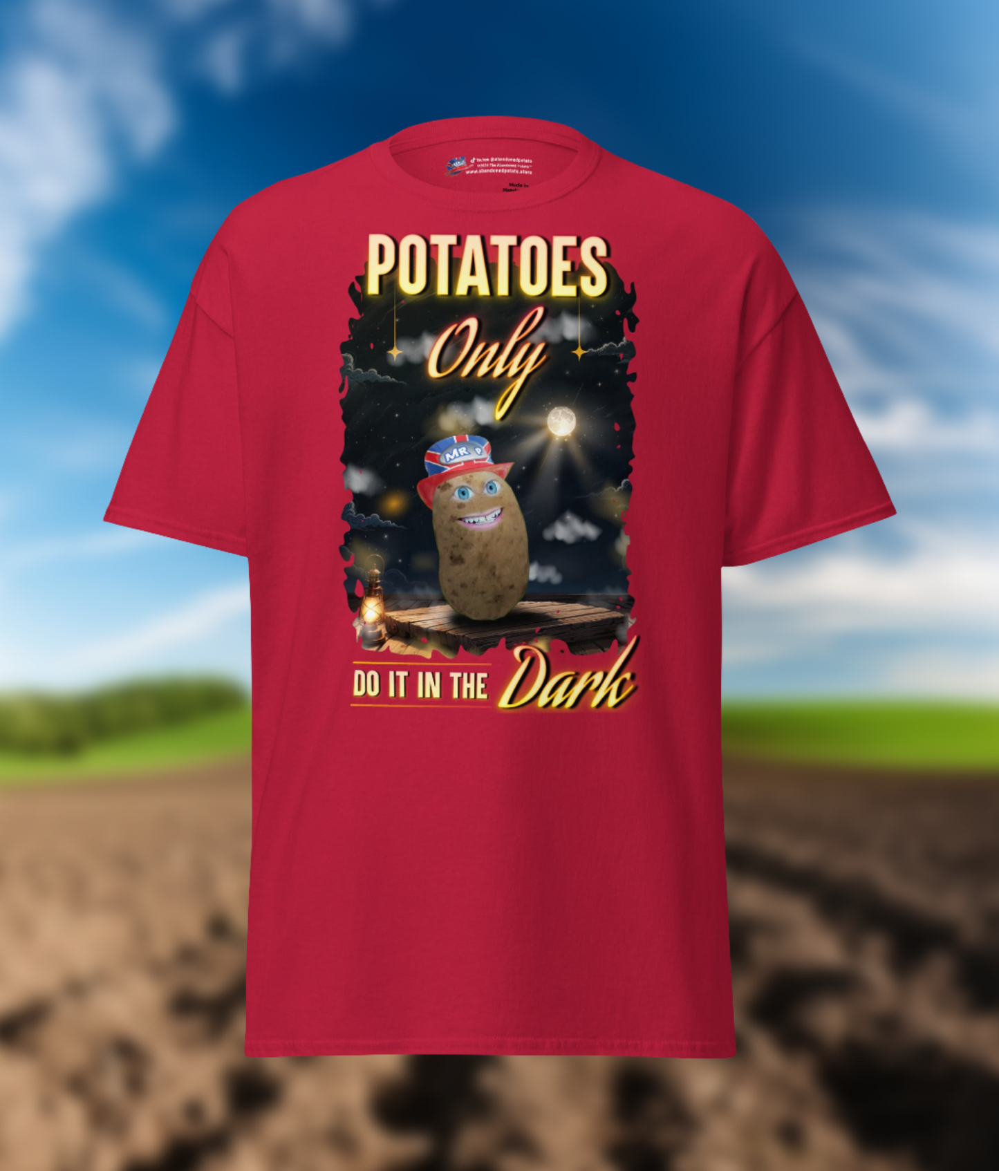 Do It In The Dark - T-Shirt - Unisex - Cardinal