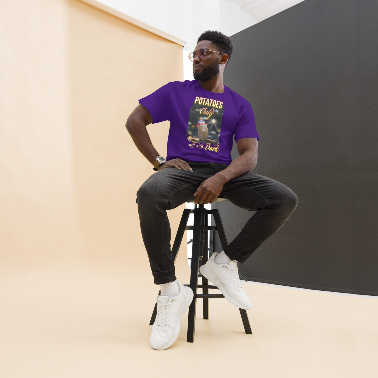 Do It In The Dark - T-Shirt - Unisex - Purple