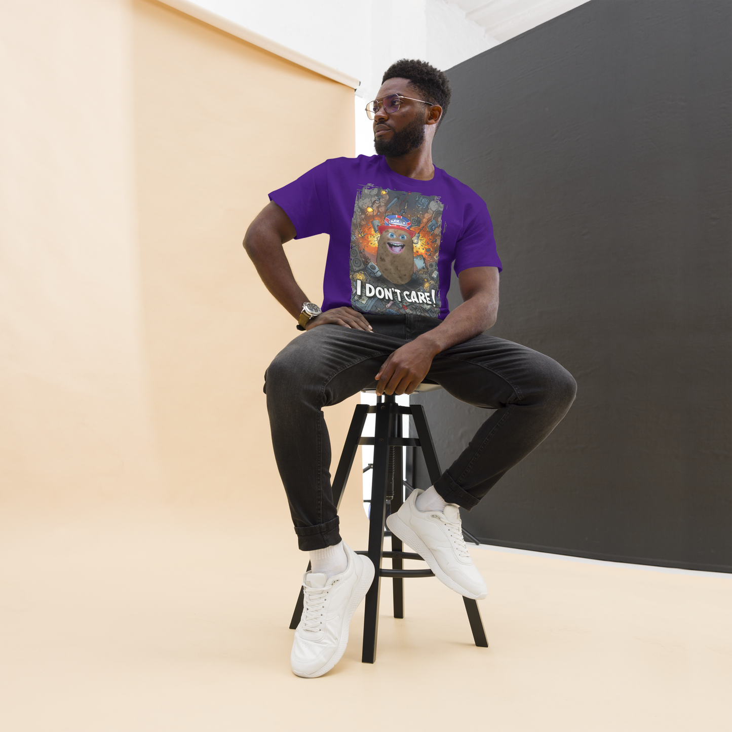 "I DON'T CARE!" - T-Shirt - Unisex - Purple